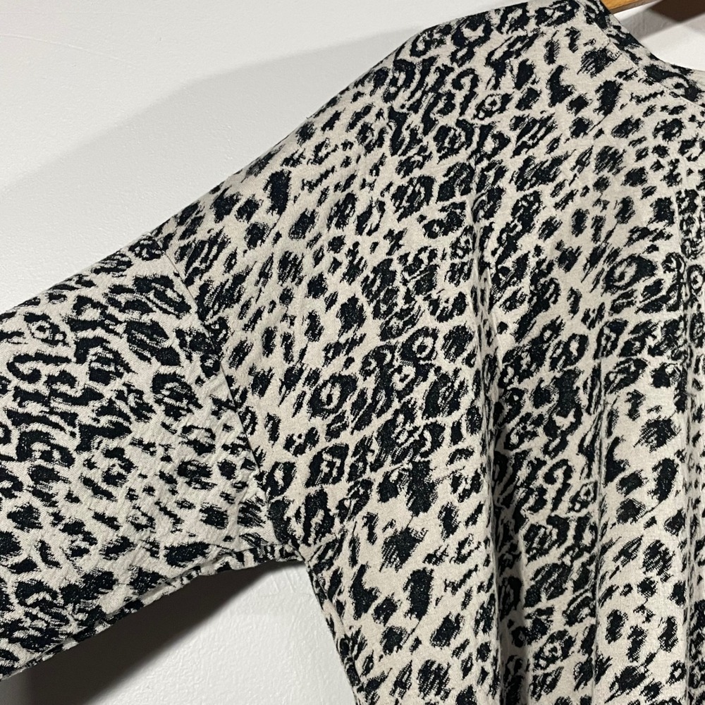 Chicos Animal Print Tunic Top Size 2 US L Long Sleeve Pullover Casual - Picture 4 of 8